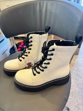 Sincerly Jules White Combat Boots with Black Laces